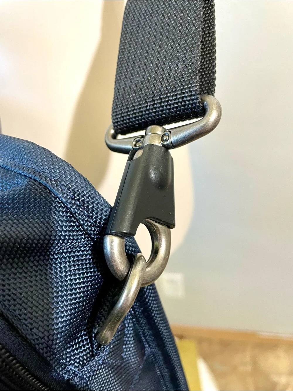 Tumi Alpha Ballistic Nylon Expandable Laptop Briefcase Shoulder Bag Navy Commute